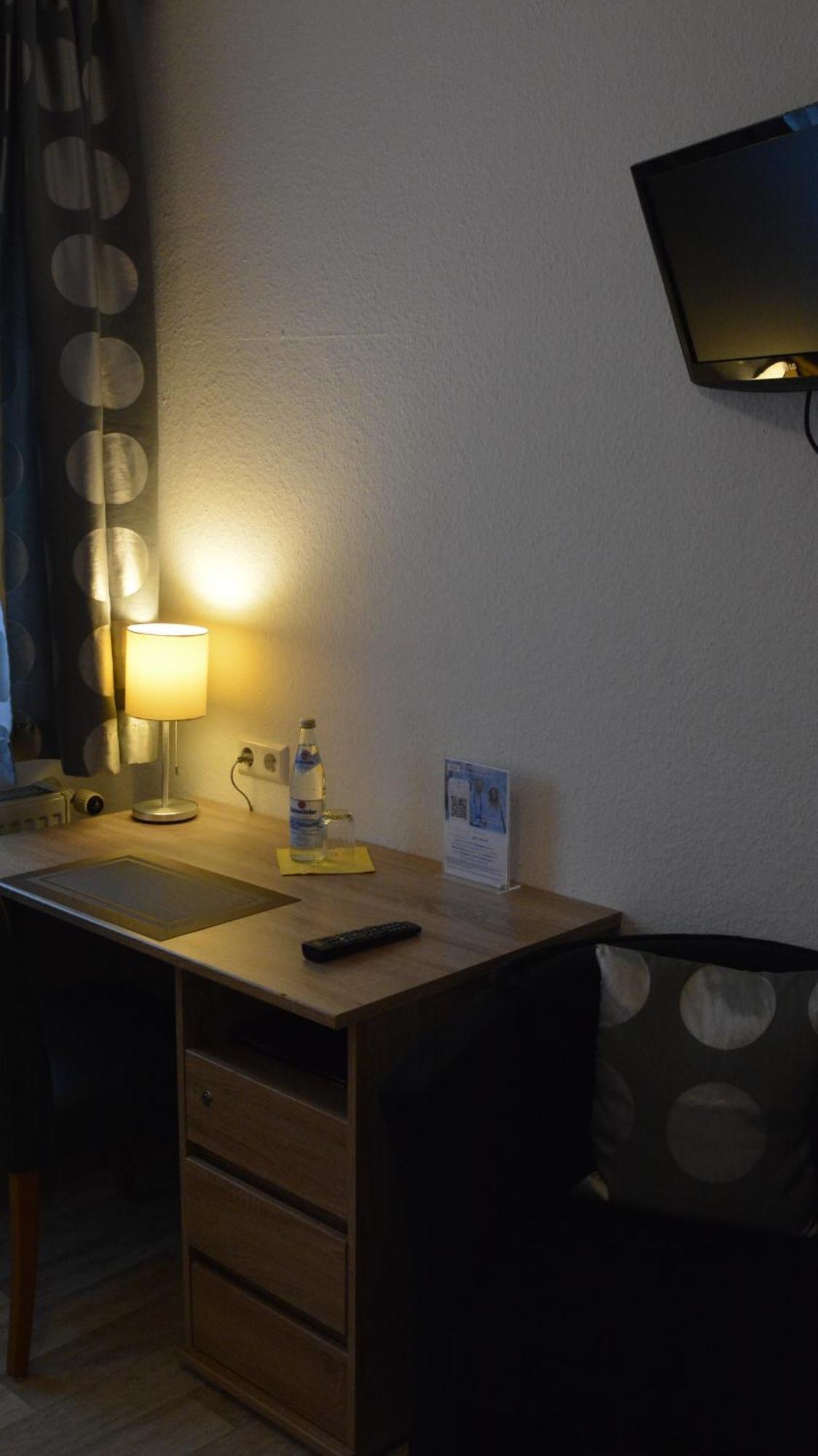 Hotel-Gasthof Zur Rose Weissenhorn Room photo